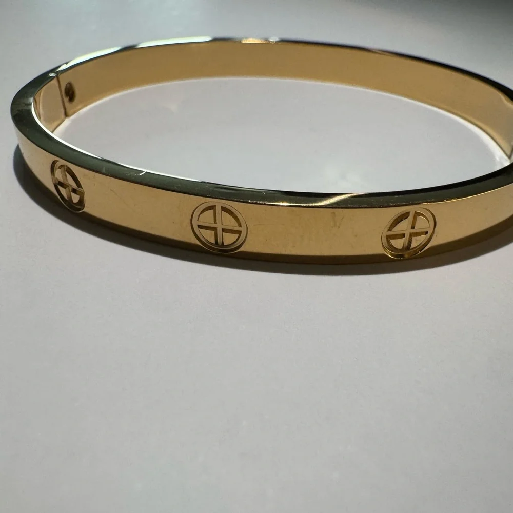 Gold Bangle Bracelet - Picture 2 of 6